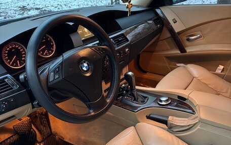 BMW 5 серия, 2004 год, 1 080 000 рублей, 9 фотография