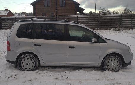 Volkswagen Touran III, 2006 год, 440 000 рублей, 3 фотография