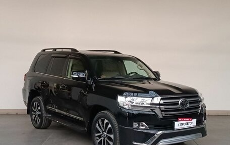 Toyota Land Cruiser 200, 2017 год, 6 600 000 рублей, 6 фотография