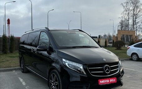 Mercedes-Benz V-Класс, 2019 год, 6 350 000 рублей, 1 фотография