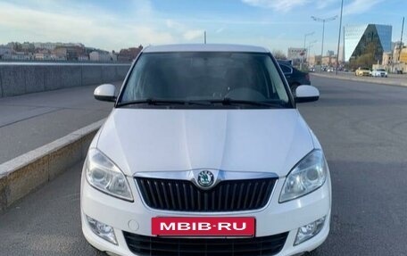 Skoda Fabia II, 2011 год, 750 000 рублей, 10 фотография