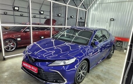 Toyota Camry, 2021 год, 3 900 000 рублей, 1 фотография