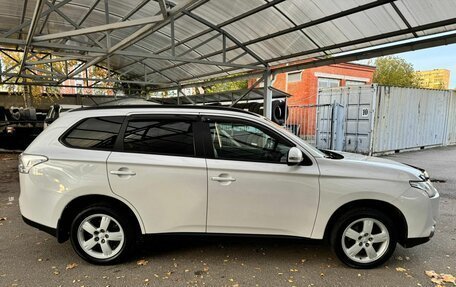 Mitsubishi Outlander III рестайлинг 3, 2013 год, 1 309 000 рублей, 4 фотография