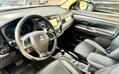 Mitsubishi Outlander III рестайлинг 3, 2013 год, 1 309 000 рублей, 10 фотография