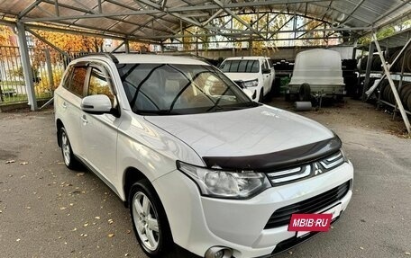 Mitsubishi Outlander III рестайлинг 3, 2013 год, 1 309 000 рублей, 3 фотография