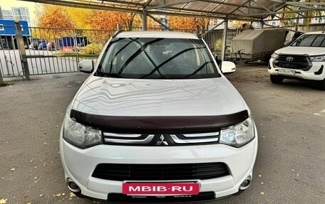 Mitsubishi Outlander III рестайлинг 3, 2013 год, 1 309 000 рублей, 2 фотография