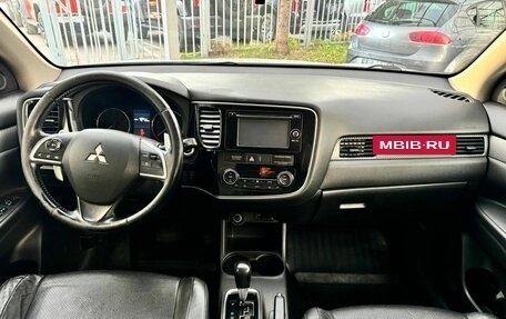 Mitsubishi Outlander III рестайлинг 3, 2013 год, 1 309 000 рублей, 12 фотография