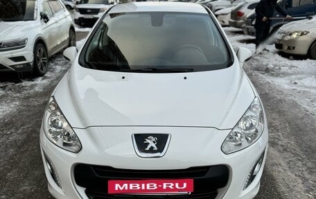 Peugeot 308 II, 2013 год, 899 000 рублей, 2 фотография