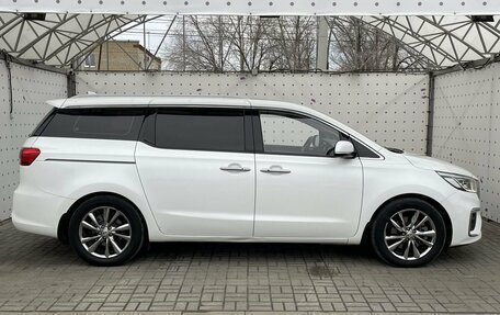 KIA Carnival III, 2019 год, 3 150 000 рублей, 11 фотография