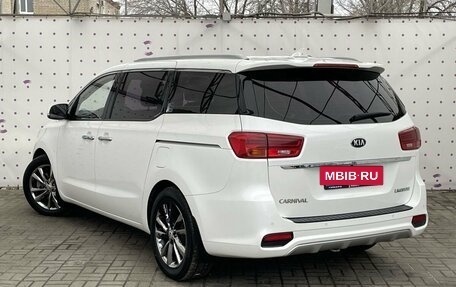 KIA Carnival III, 2019 год, 3 150 000 рублей, 6 фотография