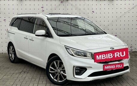 KIA Carnival III, 2019 год, 3 150 000 рублей, 2 фотография