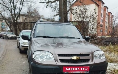 Chevrolet Niva I рестайлинг, 2013 год, 600 000 рублей, 4 фотография