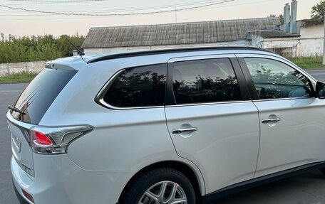 Mitsubishi Outlander III рестайлинг 3, 2013 год, 2 350 000 рублей, 16 фотография