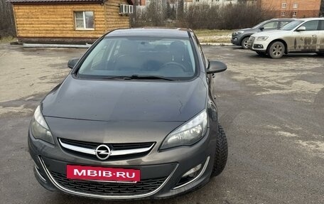 Opel Astra J, 2013 год, 910 000 рублей, 2 фотография