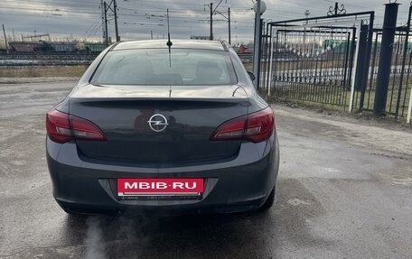 Opel Astra J, 2013 год, 910 000 рублей, 5 фотография