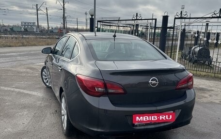 Opel Astra J, 2013 год, 910 000 рублей, 6 фотография