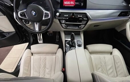 BMW 5 серия, 2019 год, 5 950 000 рублей, 7 фотография