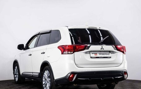 Mitsubishi Outlander III рестайлинг 3, 2018 год, 1 647 000 рублей, 4 фотография