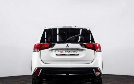 Mitsubishi Outlander III рестайлинг 3, 2018 год, 1 647 000 рублей, 5 фотография