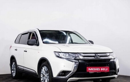 Mitsubishi Outlander III рестайлинг 3, 2018 год, 1 647 000 рублей, 3 фотография