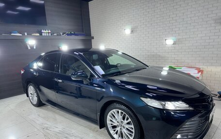 Toyota Camry, 2018 год, 3 450 000 рублей, 2 фотография