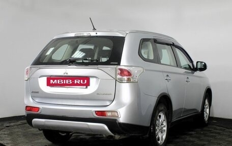 Mitsubishi Outlander III рестайлинг 3, 2014 год, 1 499 000 рублей, 5 фотография