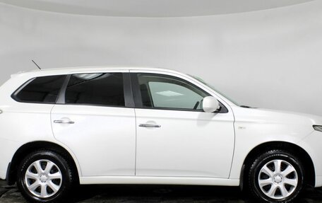 Mitsubishi Outlander III рестайлинг 3, 2014 год, 1 580 000 рублей, 4 фотография