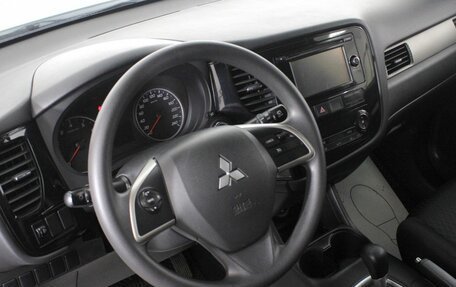 Mitsubishi Outlander III рестайлинг 3, 2014 год, 1 580 000 рублей, 13 фотография