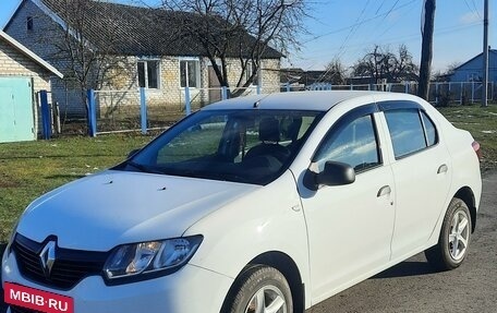 Renault Logan II, 2015 год, 750 000 рублей, 2 фотография