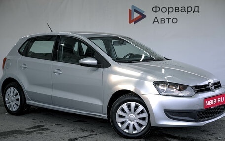 Volkswagen Polo VI (EU Market), 2013 год, 980 000 рублей, 1 фотография