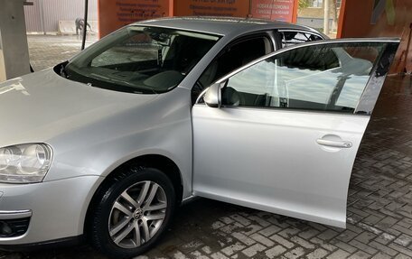 Volkswagen Jetta VI, 2010 год, 1 020 000 рублей, 5 фотография