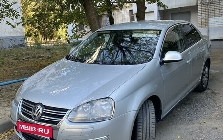 Volkswagen Jetta VI, 2010 год, 1 020 000 рублей, 10 фотография