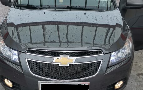 Chevrolet Cruze II, 2010 год, 850 000 рублей, 3 фотография