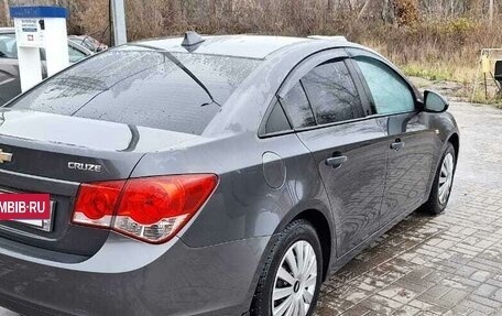 Chevrolet Cruze II, 2010 год, 850 000 рублей, 4 фотография