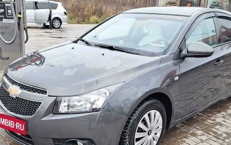 Chevrolet Cruze II, 2010 год, 850 000 рублей, 5 фотография