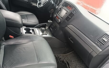 Mitsubishi Pajero IV, 2013 год, 2 600 000 рублей, 17 фотография