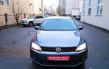 Volkswagen Jetta VI, 2014 год, 999 000 рублей, 2 фотография