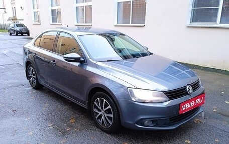 Volkswagen Jetta VI, 2014 год, 999 000 рублей, 3 фотография