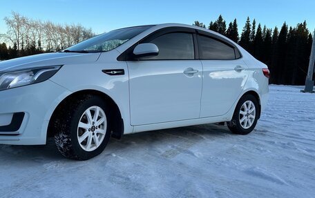 KIA Rio III рестайлинг, 2015 год, 999 990 рублей, 2 фотография