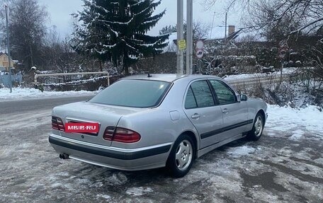 Mercedes-Benz E-Класс, 2000 год, 390 000 рублей, 2 фотография