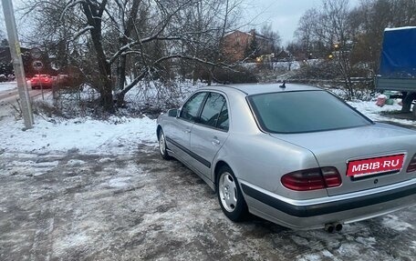 Mercedes-Benz E-Класс, 2000 год, 390 000 рублей, 10 фотография