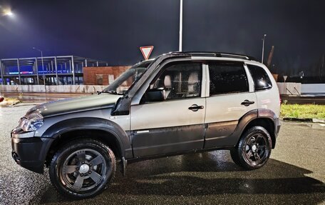 Chevrolet Niva I рестайлинг, 2015 год, 550 000 рублей, 2 фотография