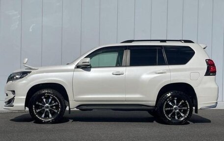 Toyota Land Cruiser Prado 150 рестайлинг 2, 2021 год, 3 611 000 рублей, 3 фотография