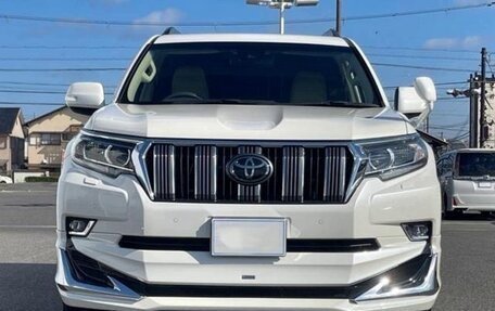 Toyota Land Cruiser Prado 150 рестайлинг 2, 2021 год, 3 611 000 рублей, 2 фотография