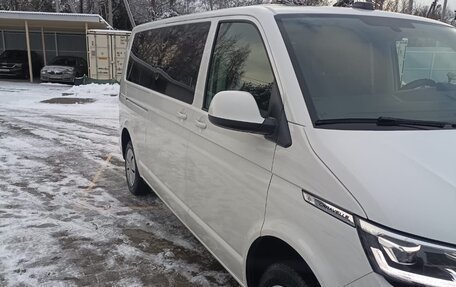 Volkswagen Caravelle T6 рестайлинг, 2021 год, 7 500 000 рублей, 2 фотография