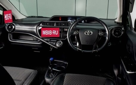 Toyota Aqua I, 2015 год, 1 260 000 рублей, 6 фотография