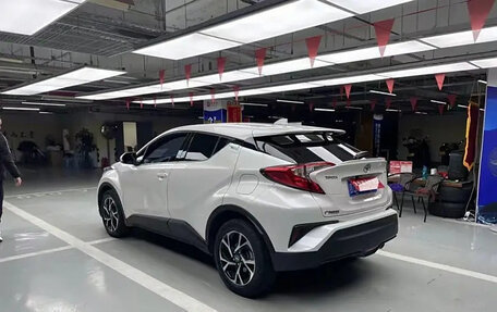 Toyota C-HR I рестайлинг, 2021 год, 2 175 000 рублей, 3 фотография