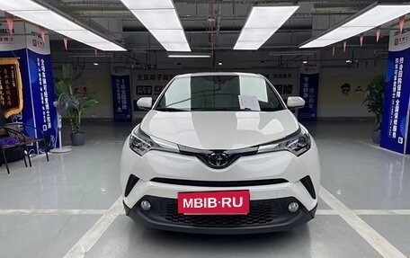 Toyota C-HR I рестайлинг, 2021 год, 2 175 000 рублей, 2 фотография