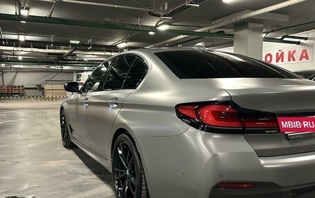 BMW 5 серия, 2022 год, 7 100 000 рублей, 2 фотография