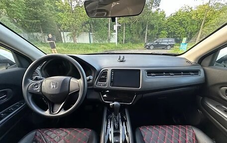 Honda Vezel, 2021 год, 1 790 000 рублей, 12 фотография